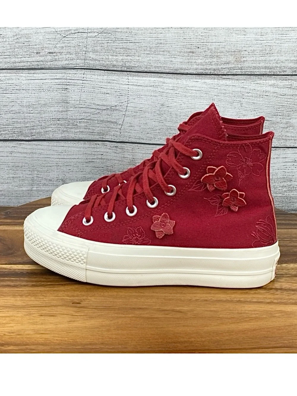 Converse Chuck Taylor All Star Lift High Floral Embroidery Days Ahead Size 6.5